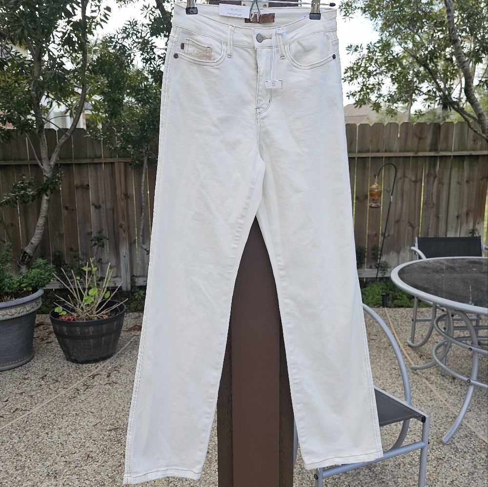 Judy Blue High-Rised  Style# JB88520 G Cotton Blend jeans straight  fit 1/25